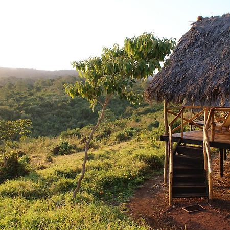 Crater Forest Tented Lodge คาราทู ภายนอก รูปภาพ